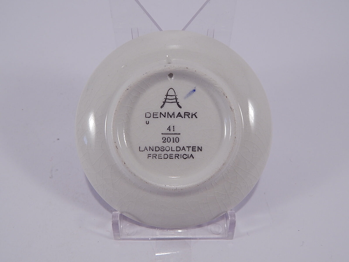Aluminia Plaquette N.41 Landsoldaten Fredericia Royal Copenhagen porcellana autentica, 8cm