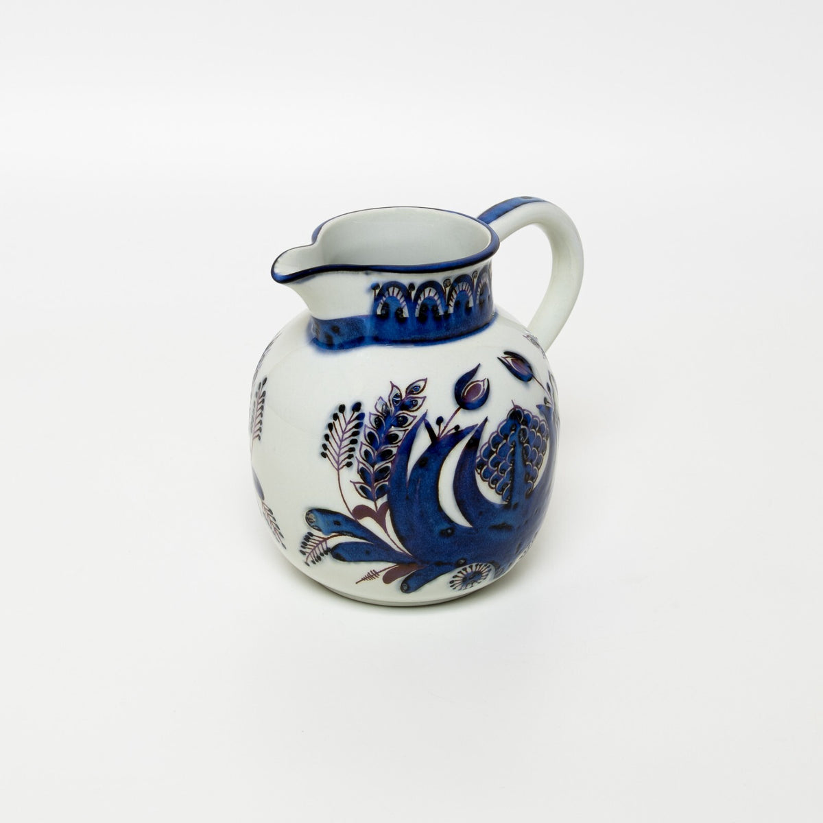 Ceramica danese Royal Copenhagen: brocca Tenera Fajance 434/3143 di Berte Jessen