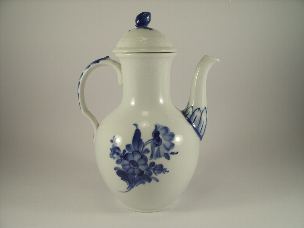 Marchio Royal Copenhagen con Corona e tre Linee Ondulate su porcellana Blue Flower