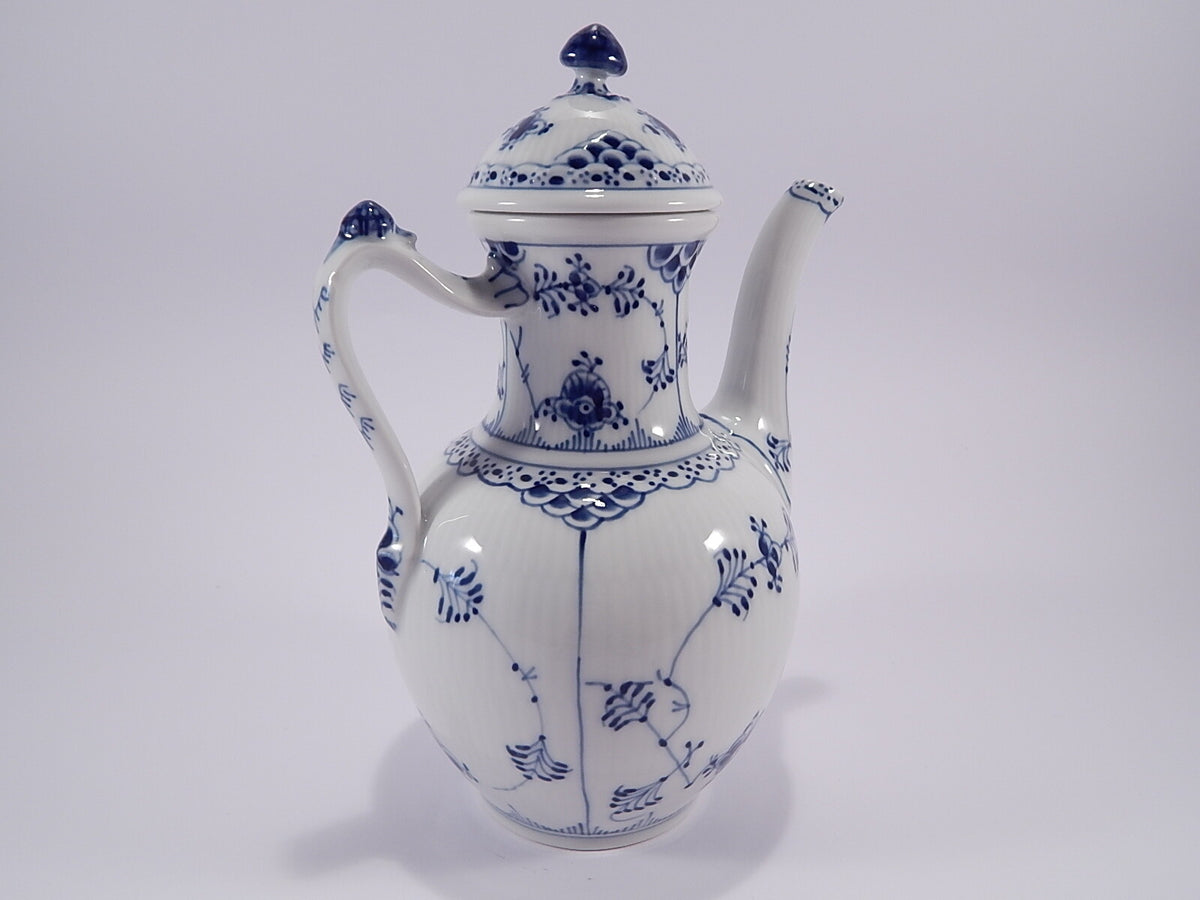 Caffettiera Royal Copenhagen Blue Fluted Half Lace in porcellana danese