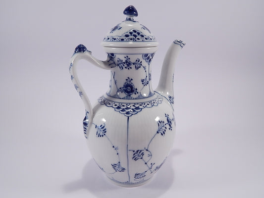 Caffettiera Royal Copenhagen Blue Fluted Half Lace in porcellana danese