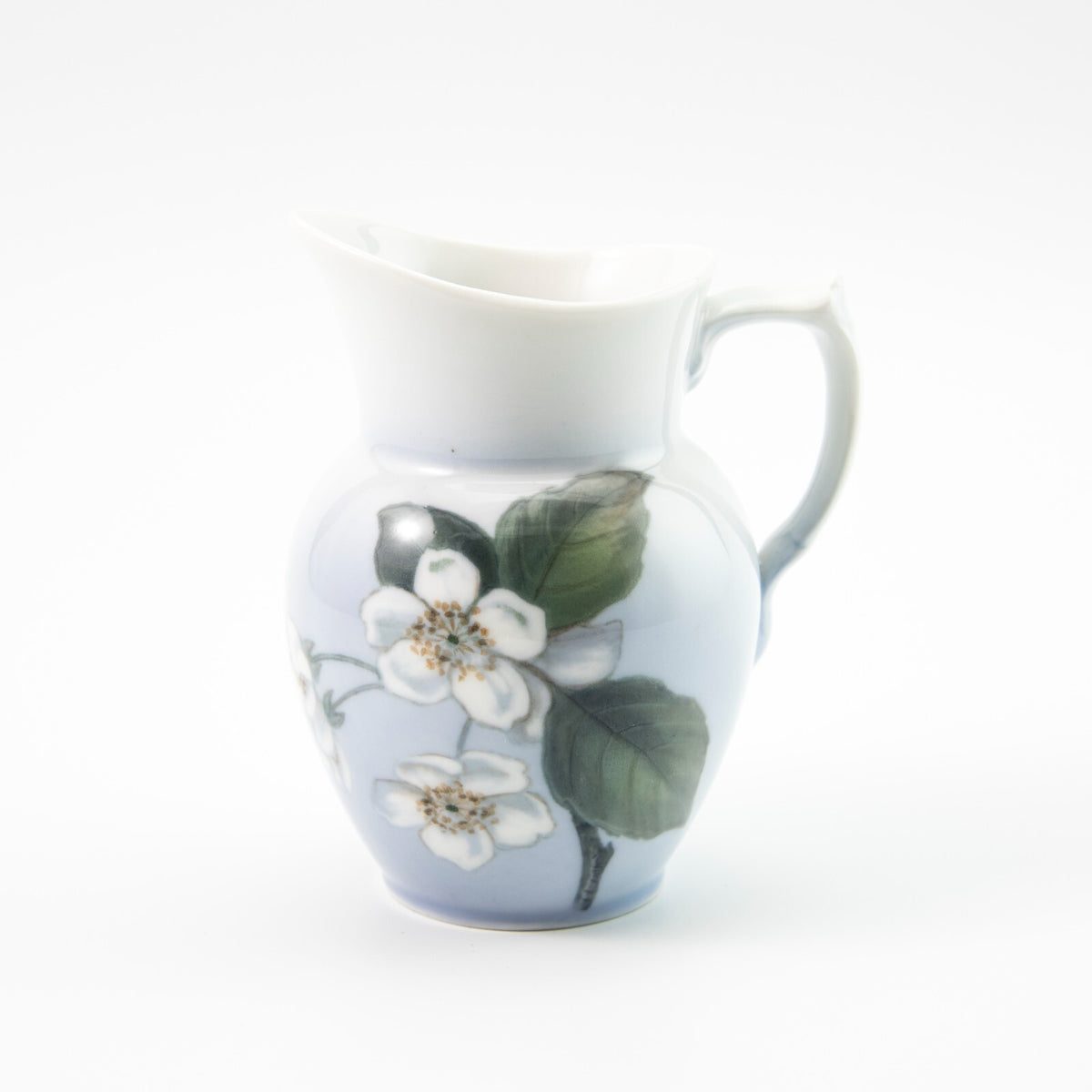 Royal Copenhagen lattiera con decoro floreale dipinto a mano in porcellana, codice 863/9179
