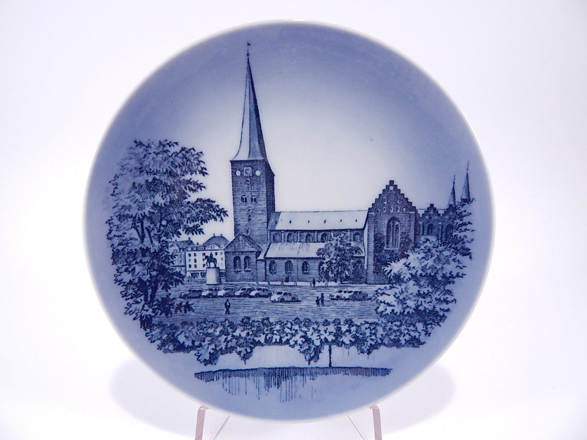 Royal Copenhagen piatto Aarhus Domkirke, porcellana danese sottosmalto blu