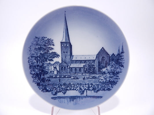 Royal Copenhagen piatto Aarhus Domkirke, porcellana danese sottosmalto blu