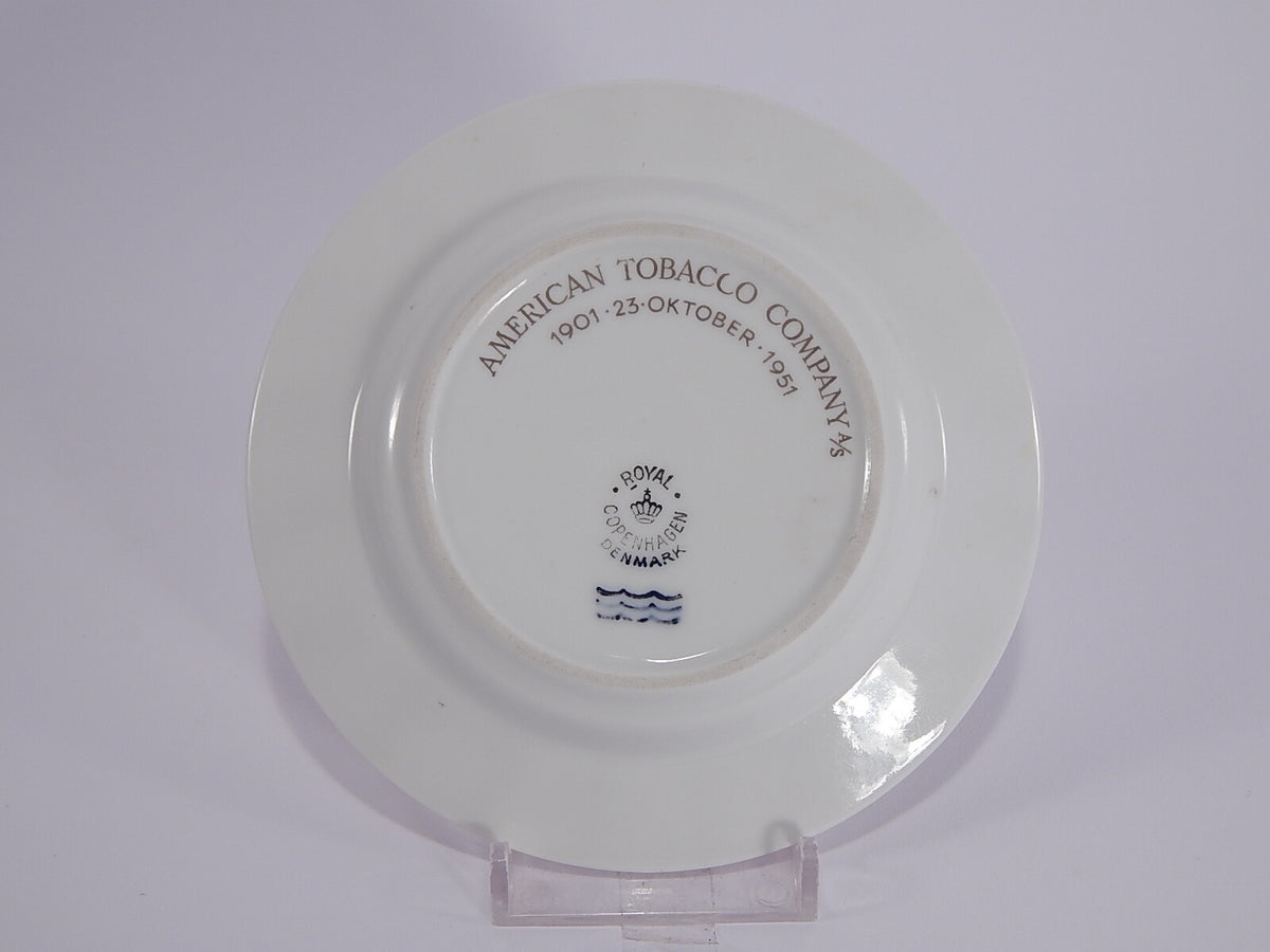 Marchio Royal Copenhagen sul retro del piatto American Tobacco Company 1950