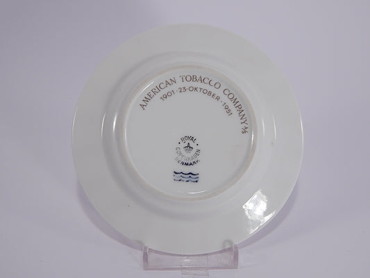 Marchio Royal Copenhagen sul retro del piatto American Tobacco Company 1950