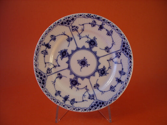 Piatto Royal Copenhagen Blue Fluted Half Lace in porcellana danese