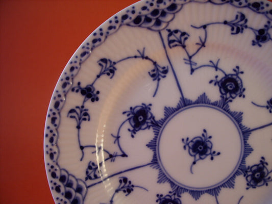 Piatto Blue Fluted Half Lace Porcellana 1/579 Royal Copenhagen, 16cm