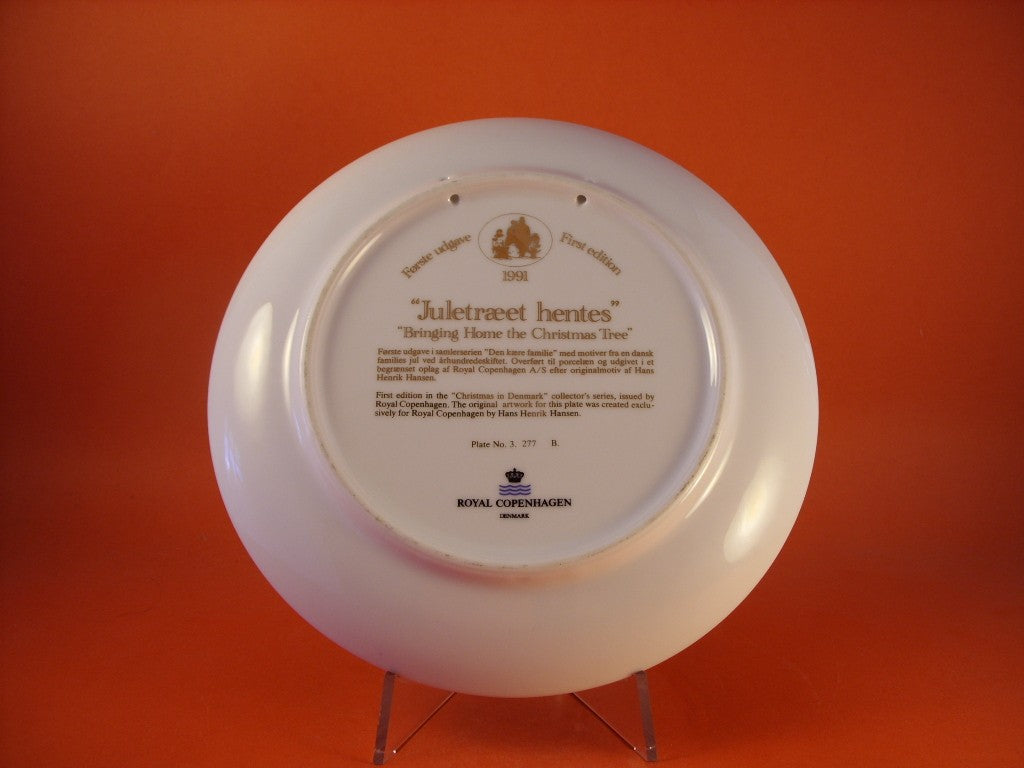 Piatto natalizio Royal Copenhagen 1992 porcellana danese decorata a mano con oro zecchino di Hans Henrik Hansen