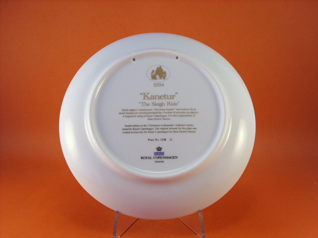 Piatto natalizio Royal Copenhagen 1994 porcellana danese decorata a mano con oro zecchino di Hans Henrik Hansen
