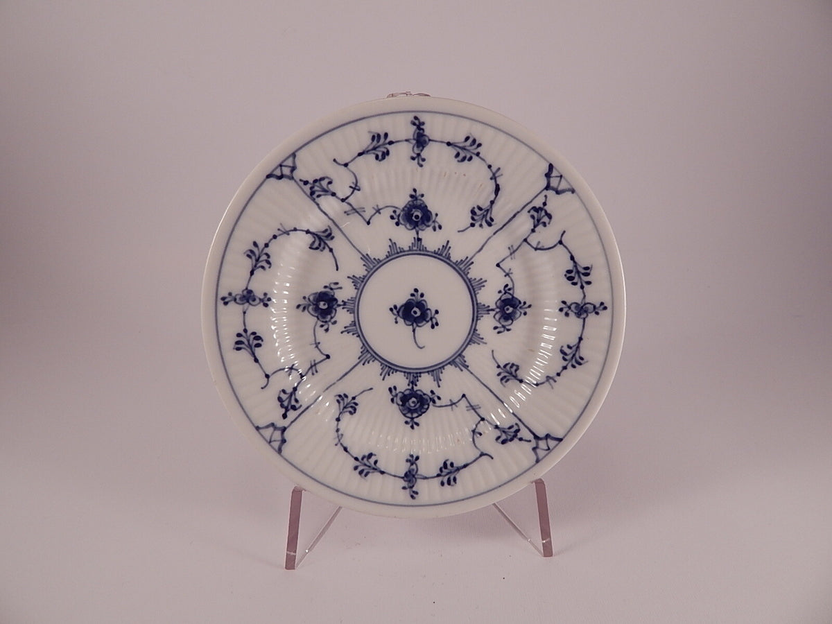 Piatto da dolce antico Royal Copenhagen Blue Fluted Half Lace in porcellana danese