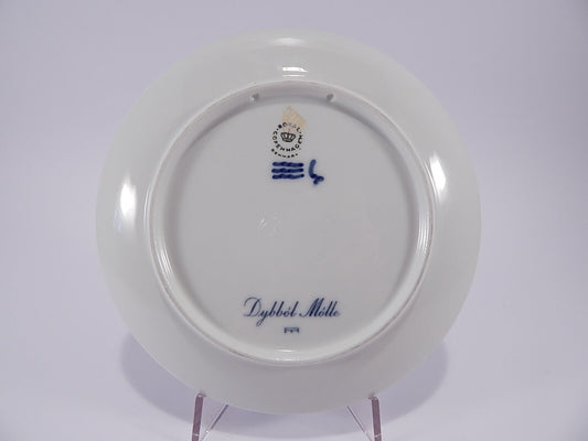 Piatto Dybbøl Mølle Royal Copenhagen con marchio Corona e tre Linee Ondulate, 20,5 cm