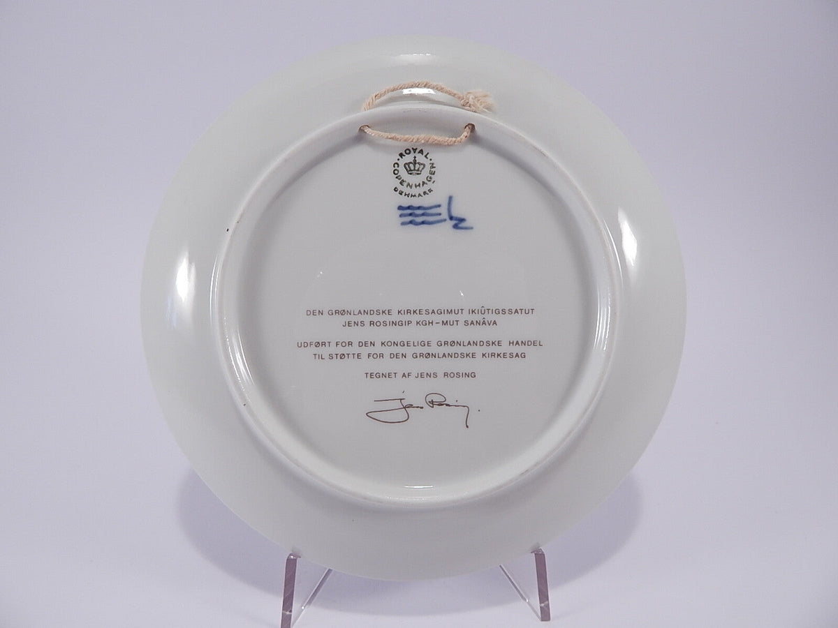 Piatto Hans Egede – Gertrud Rask Royal Copenhagen con marchio Corona e tre Linee Ondulate, 20,5 cm