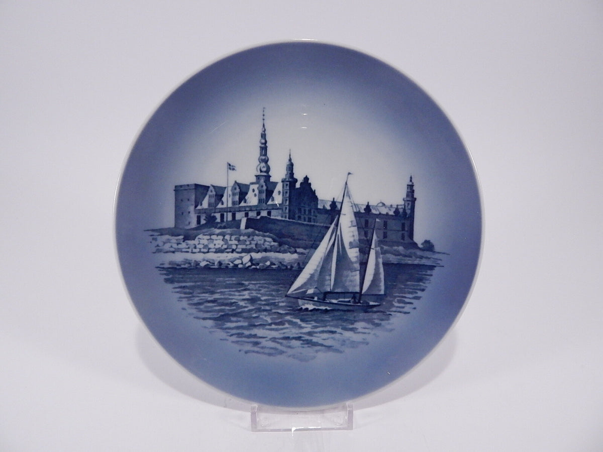 Piatto da parete Royal Copenhagen con veduta del castello di Krongborg a Helsingor, porcellana danese