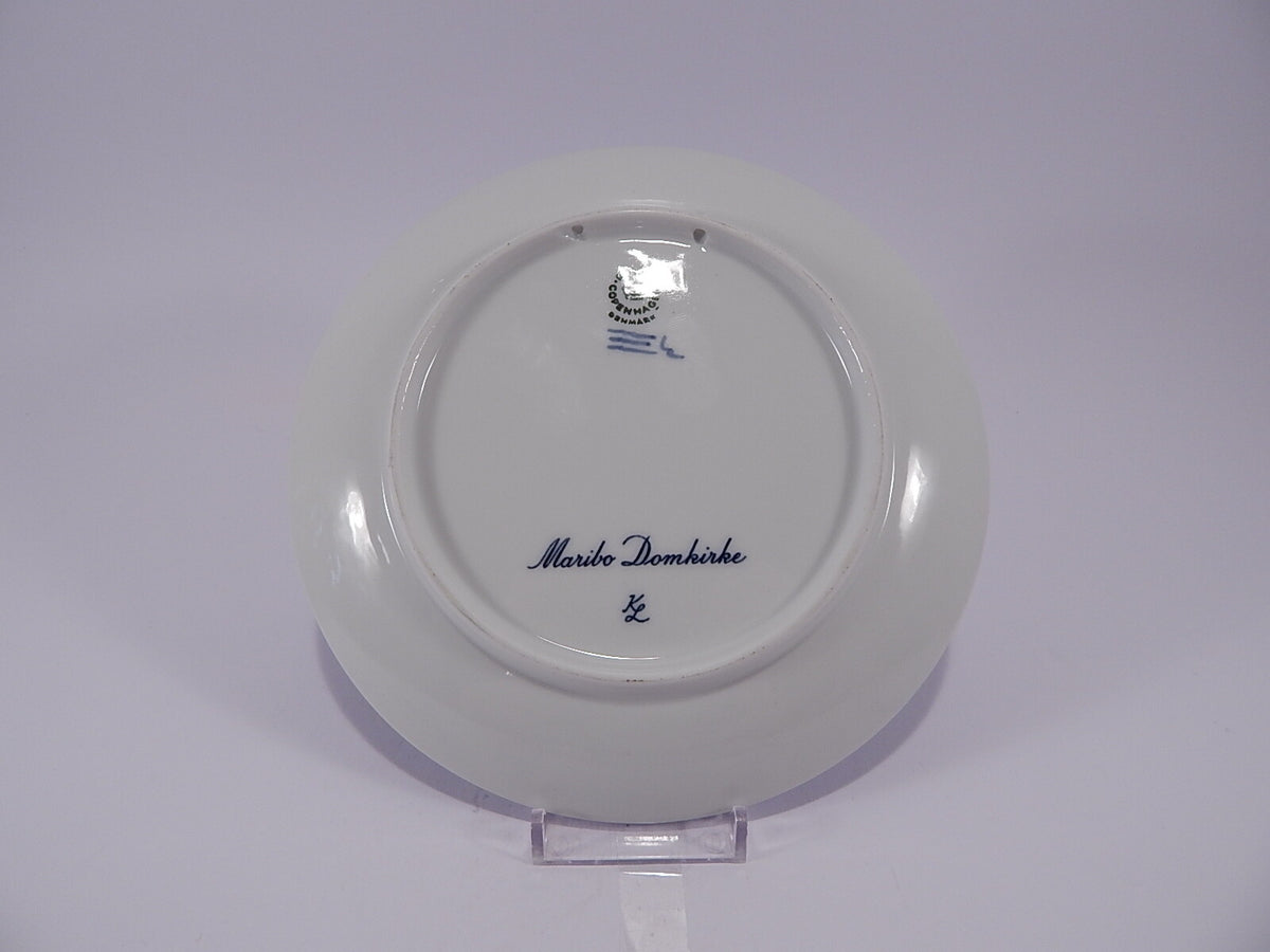 Marchio Royal Copenhagen con Corona e tre Linee Ondulate sul piatto Maribo Domkirke