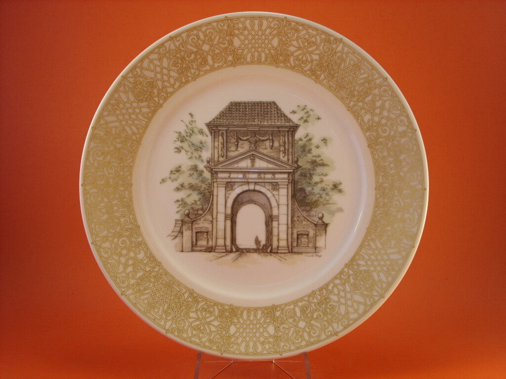 Piatto Royal Copenhagen con la veduta della Porta della Cittadella, porcellana danese dipinta a mano 1979