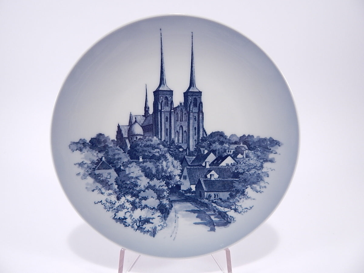 Piatto da parete Royal Copenhagen con veduta della cattedrale di Roskilde, porcellana danese sottosmalto