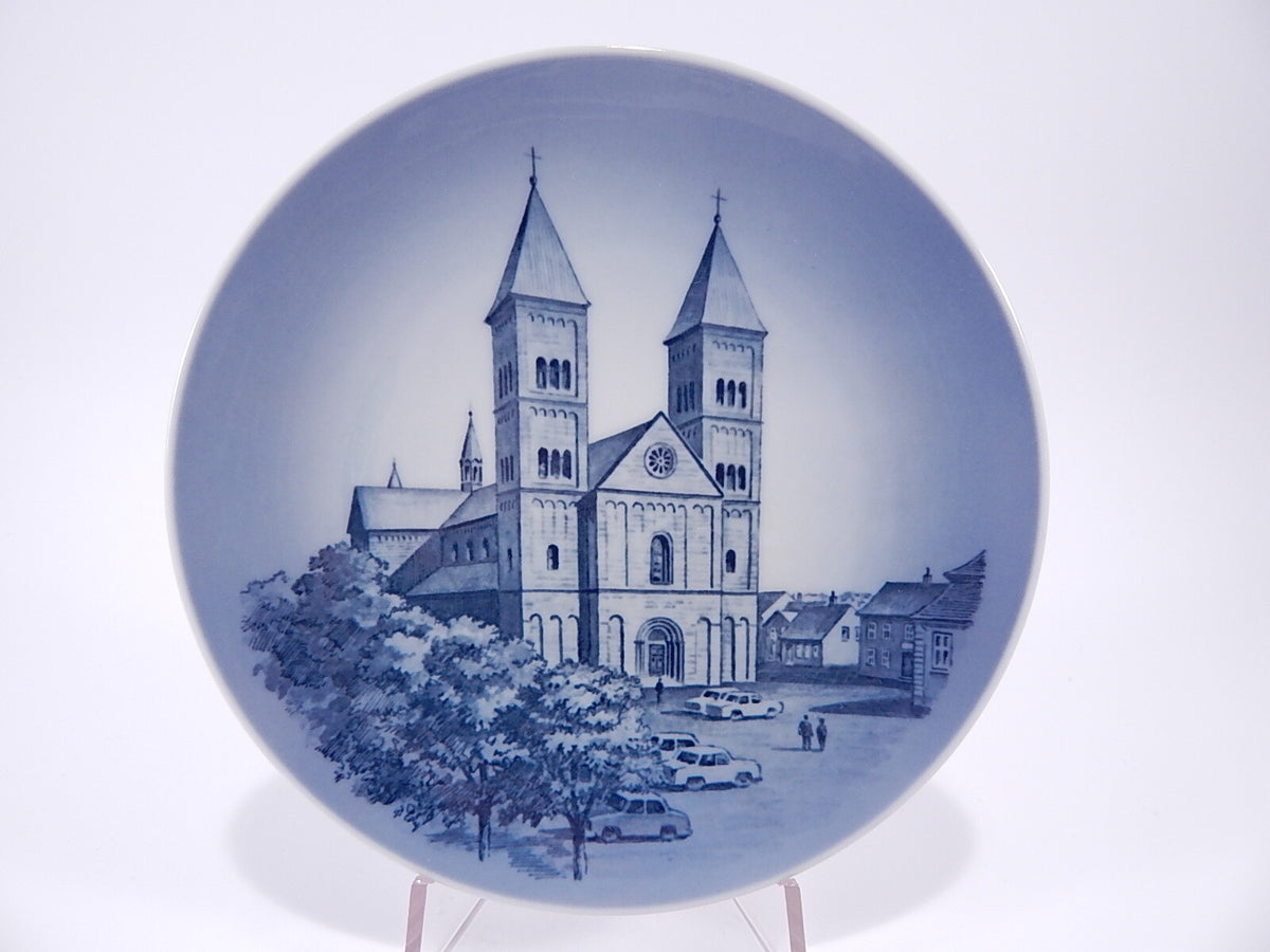 Piatto da parete Royal Copenhagen con veduta della cattedrale di Viborg, porcellana danese blu sottosmalto