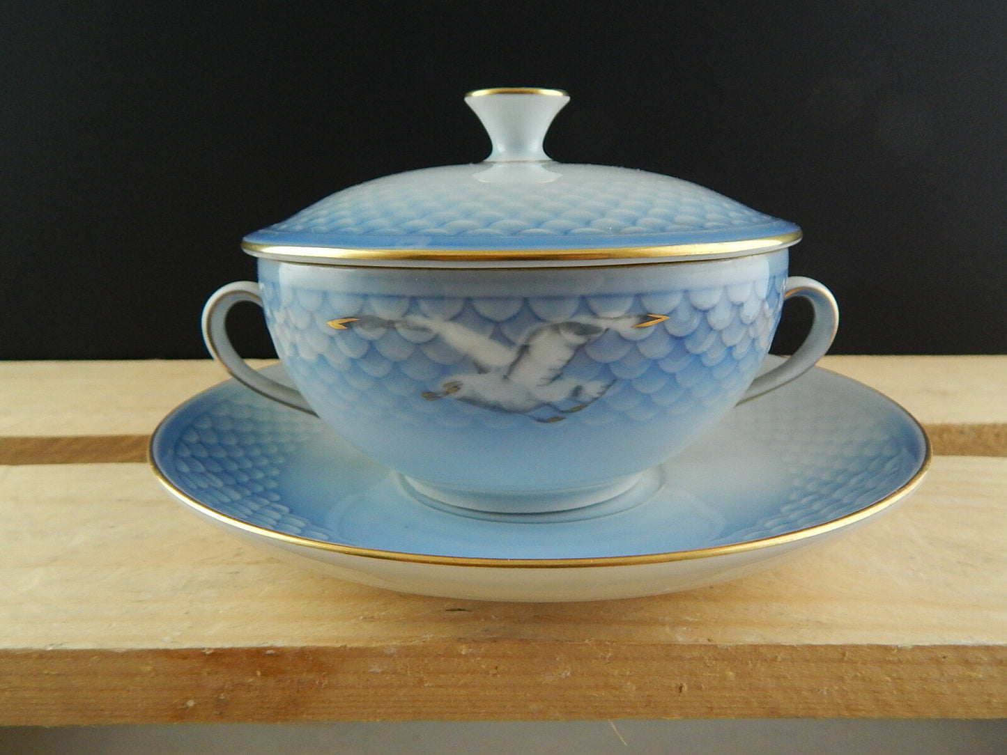 Royal Copenhagen porcellana Servizio Gabbiani Tazza da brodo con coperchio d'antiquariato