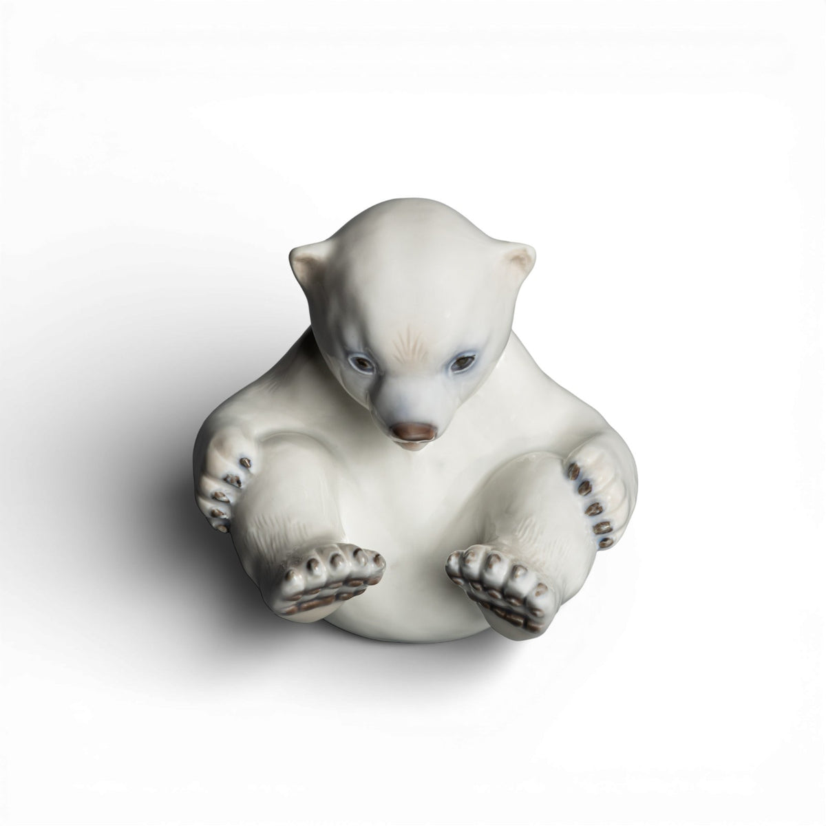 Royal Copenhagen Statuina "Cucciolo Orso Polare Seduto" Cod 2536 porcellana dipinta a mano, 13 cm
