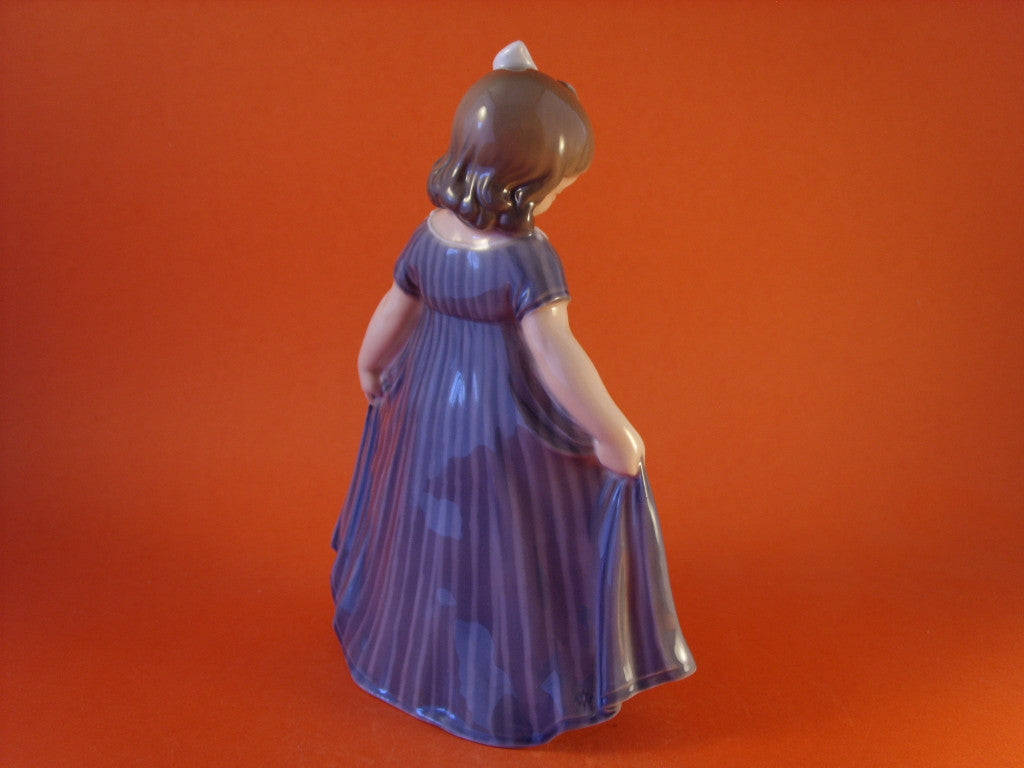 Statuina in "Ballerina" Cod 2444 porcellana pezzo da collezione, 21 cm