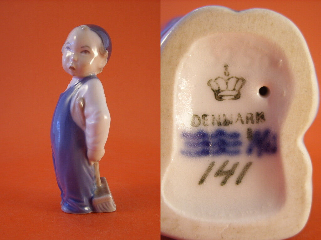 Royal Copenhagen porcellana Statuina in "Bambino con Scopa" Cod 3250 d'antiquariato, 12 cm