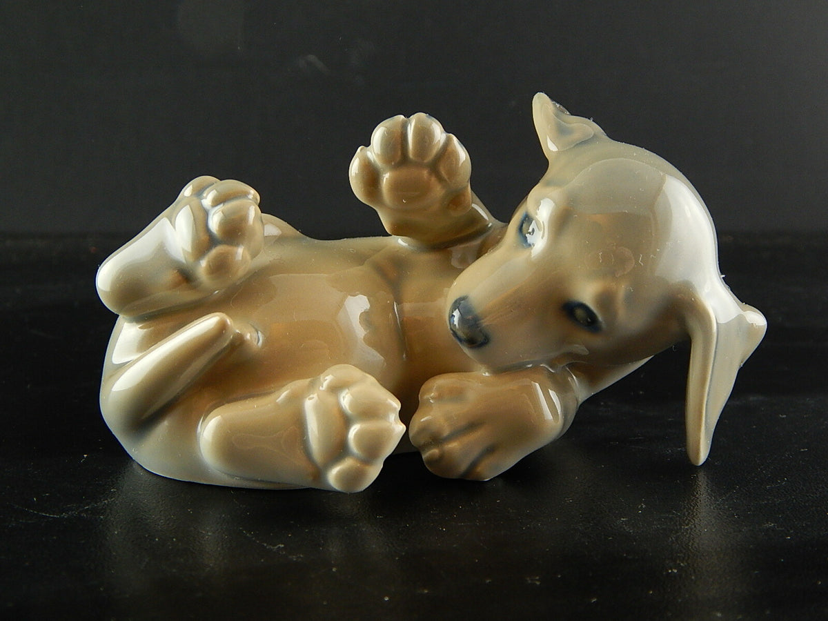 Royal Copenhagen Statuina in "Bassotto" Cod 1408 porcellana dipinta a mano, 8 cm