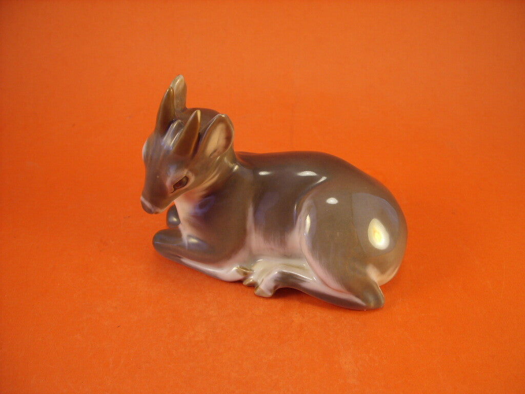 Royal Copenhagen Statuina in "Cerbiatto" Cod 2648 porcellana dipinta a mano, 9 cm