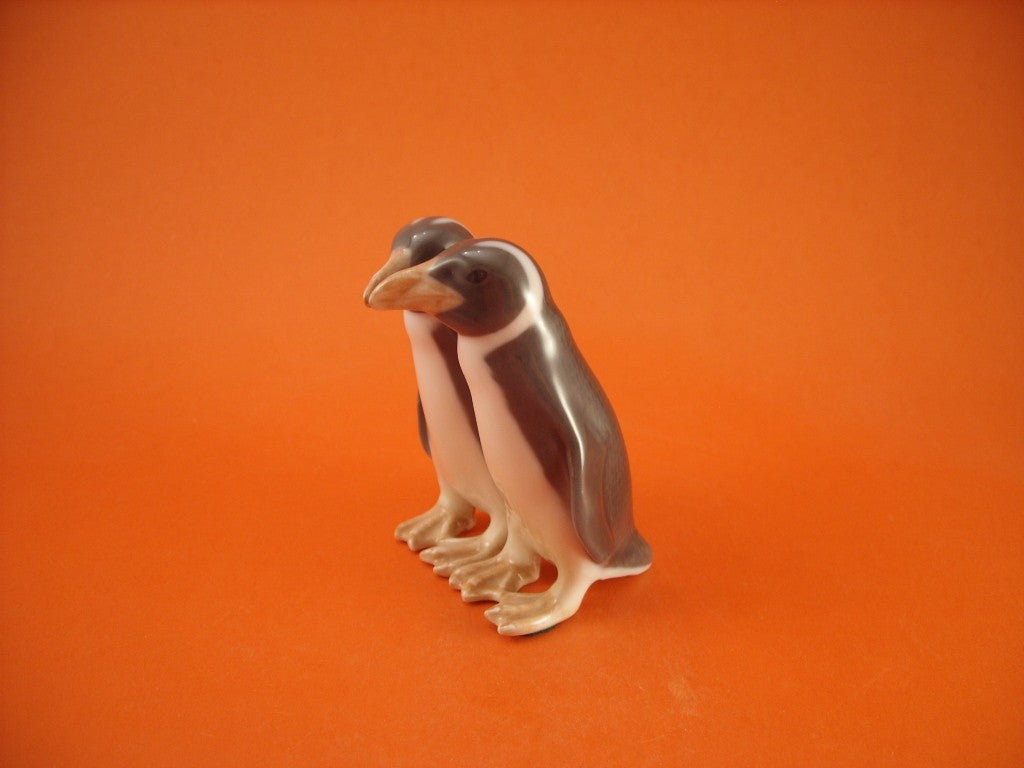 Statuina in "Coppia di Pinguini" Cod 1190 Royal Copenhagen porcellana autentica, 10 cm