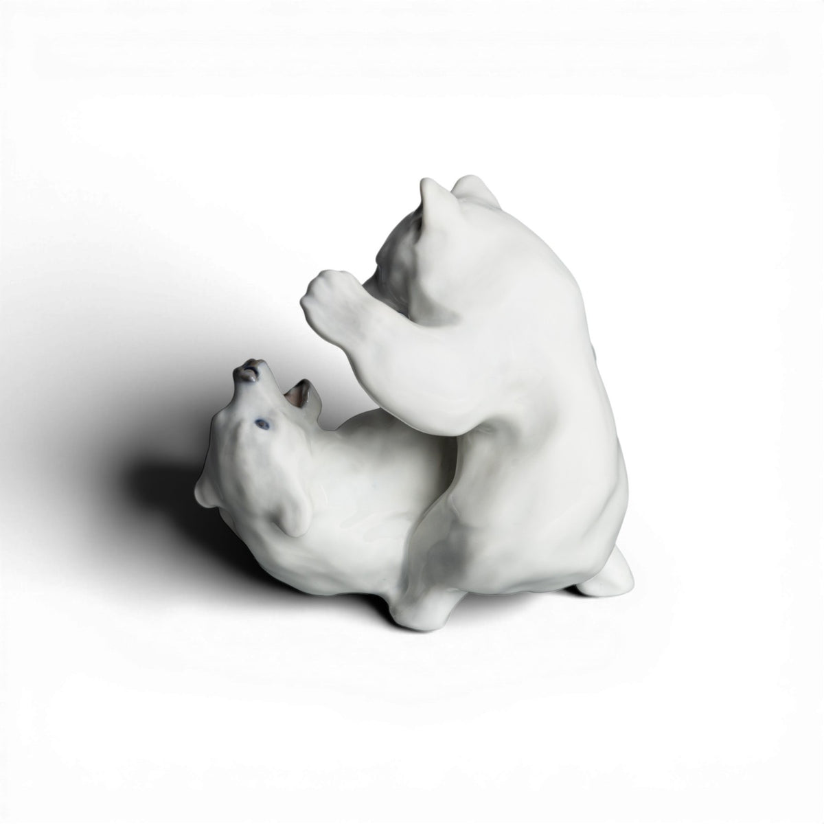 Statuina in "Cuccioli Orso Polare" Cod 1107 porcellana pezzo da collezione, 14 cm