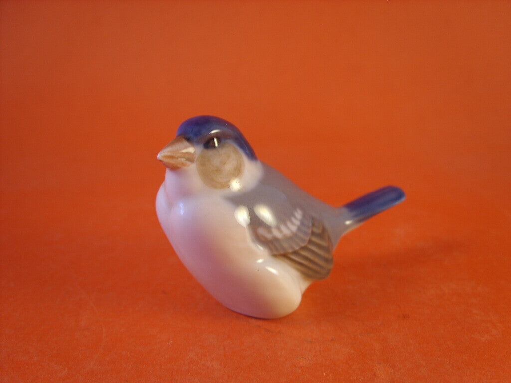 Royal Copenhagen Statuina in "Fringuello" Cod 1040 porcellana dipinta a mano, 5 cm