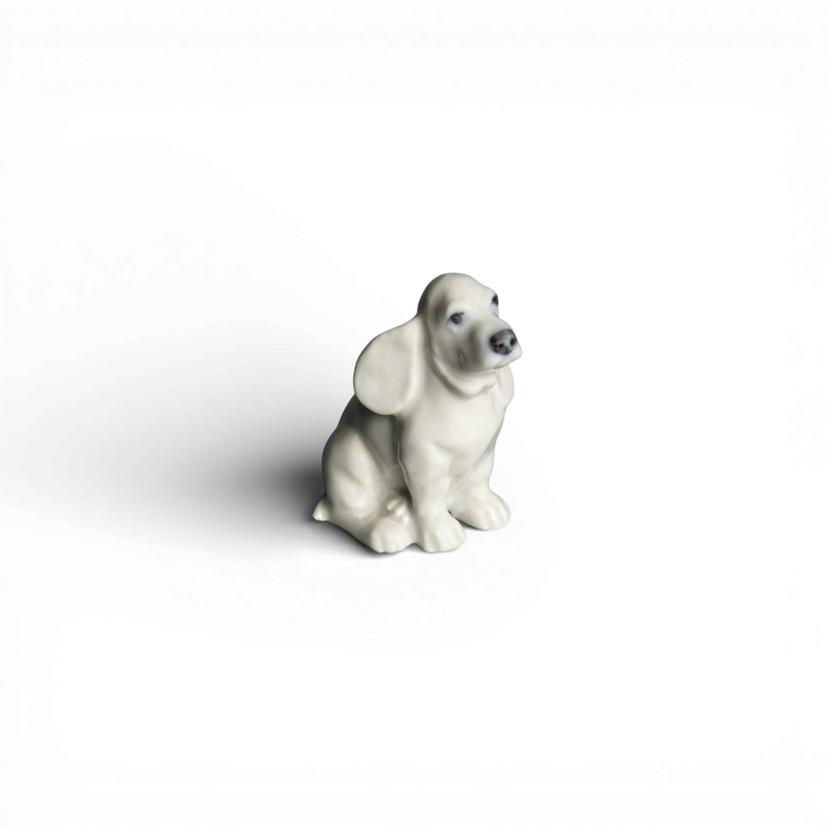 Royal Copenhagen Statuina in "Mini Cane Spaniel" Cod 2547 porcellana dipinta a mano, 6 cm