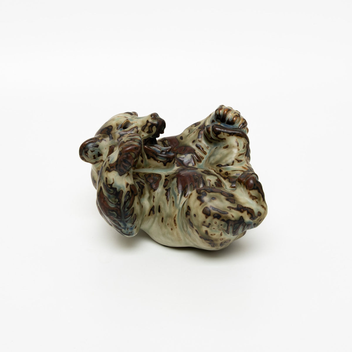 Statuina in "Orso sulla Schiena" Cod 20271 Royal Copenhagen porcellana autentica, 10 cm