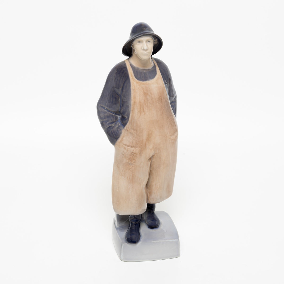 Royal Copenhagen Statuina in "Pescatore" Cod 3668 porcellana dipinta a mano, 27 cm