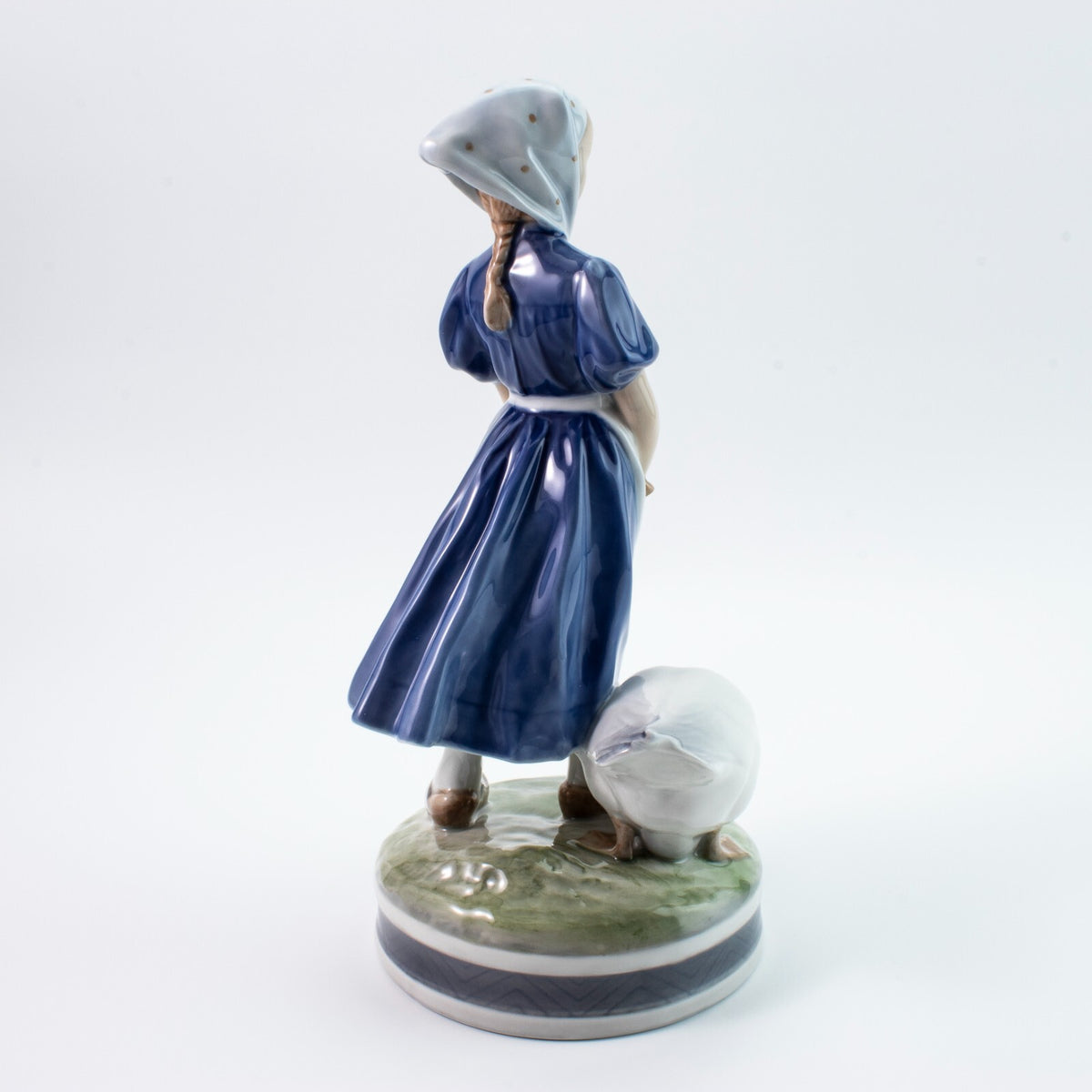 Royal Copenhagen Statuina in "Ragazza con Oca" Cod 527 decorazione porcellana da collezione, 23 cm