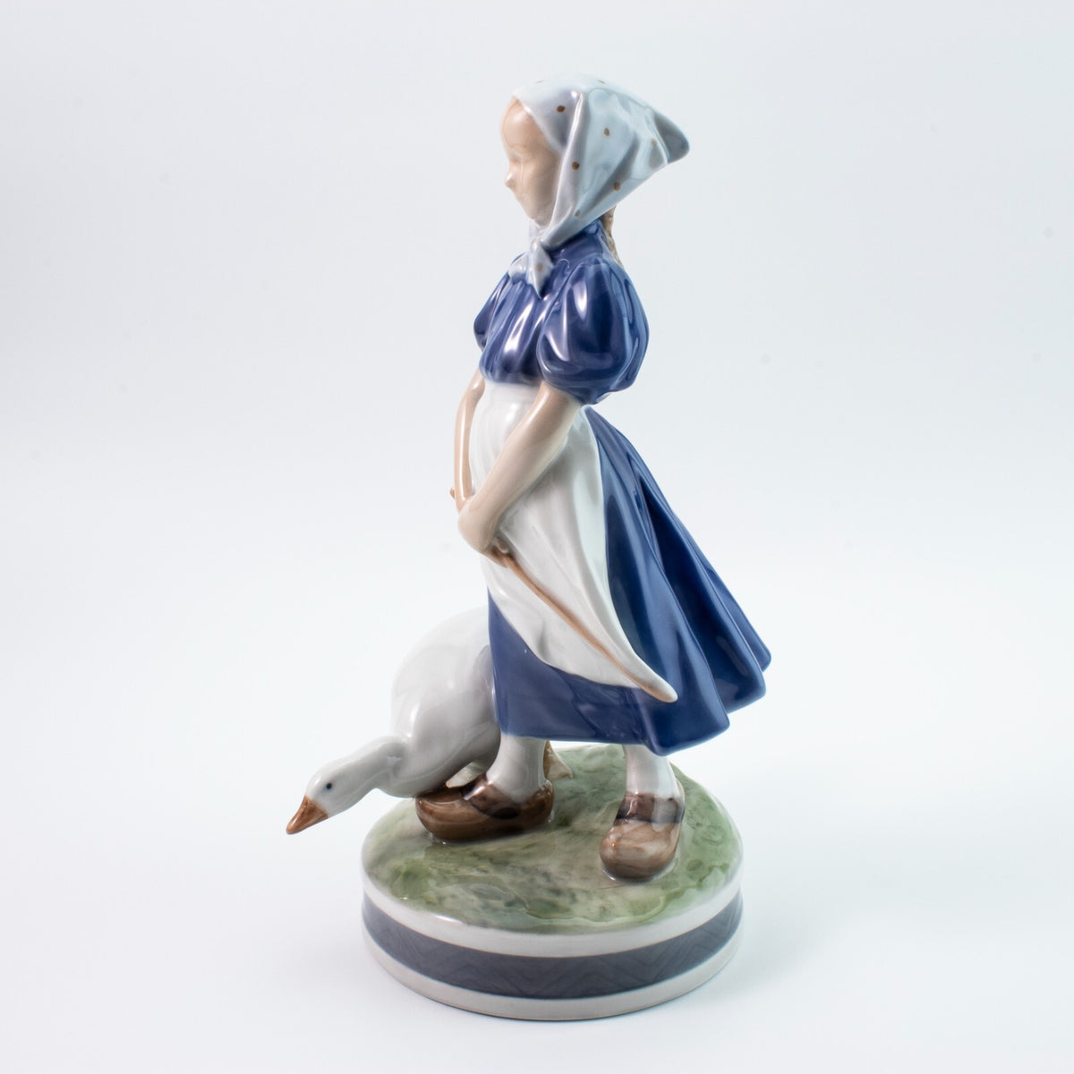 Royal Copenhagen porcellana Statuina in "Ragazza con Oca" Cod 527 d'antiquariato, 23 cm
