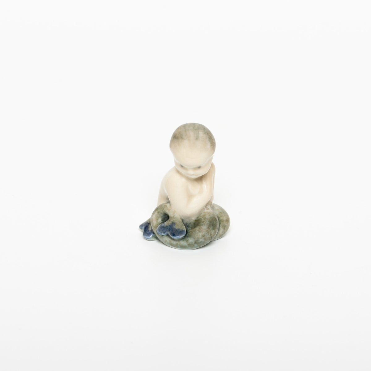 Royal Copenhagen Statuina in "Sirenetta" Cod 2313 porcellana dipinta a mano, 5 cm