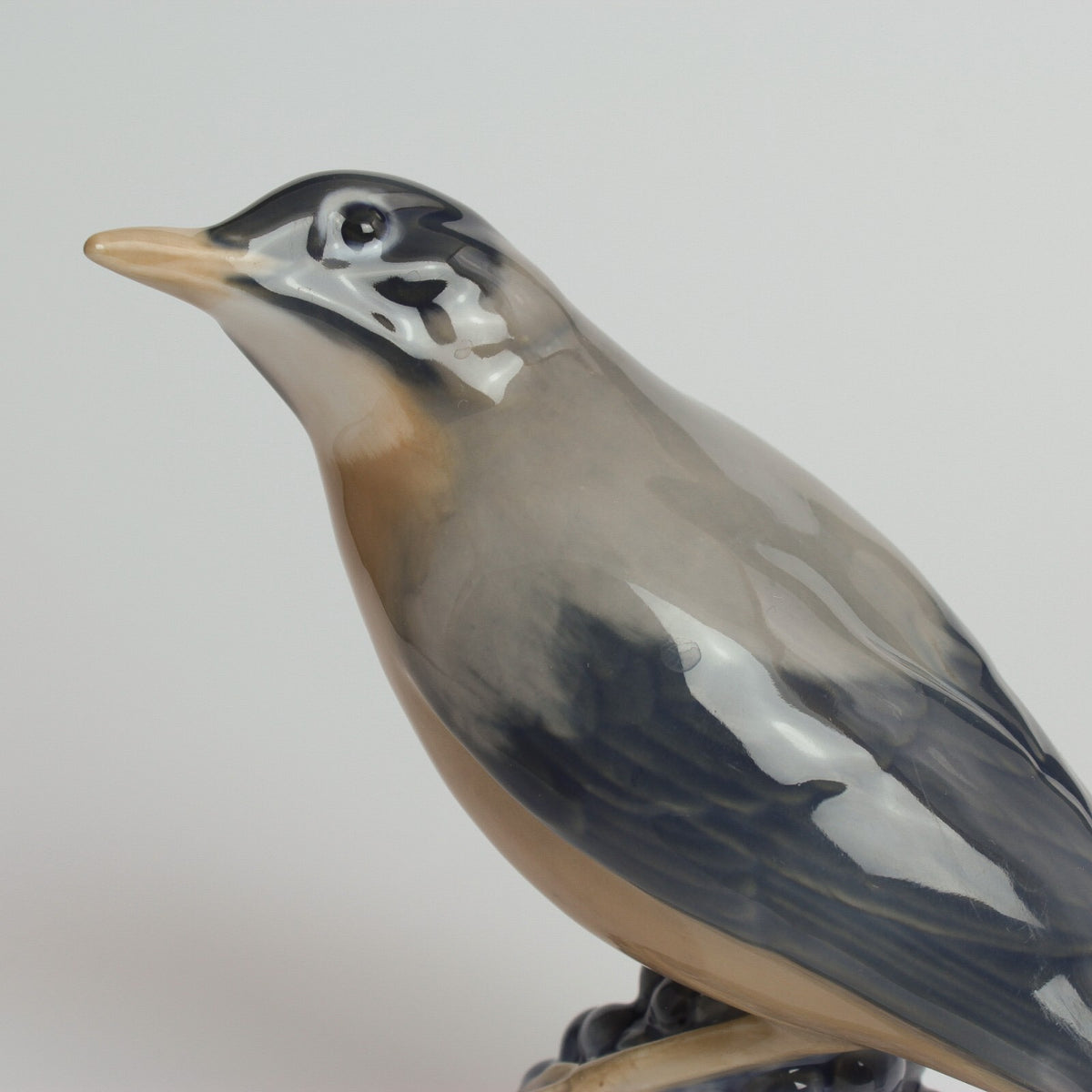Royal Copenhagen Statuina in "Tordo Sassello" Cod 1235 porcellana pregiata, 15 cm