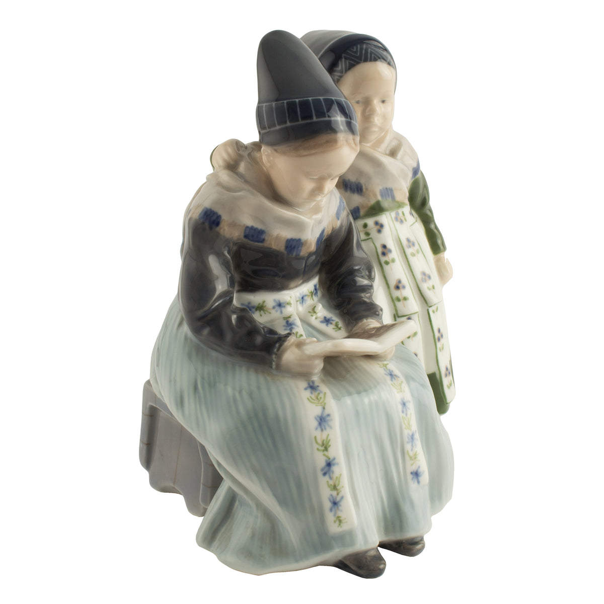 Statuina "Ragazze di Amager Leggono" Cod 1395 Royal Copenhagen porcellana autentica, 18 cm