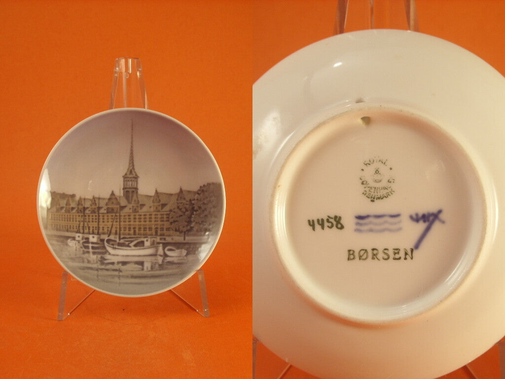 Svuotatasche Royal Copenhagen modello 4458 con marchio Corona e Tre Linee Ondulate