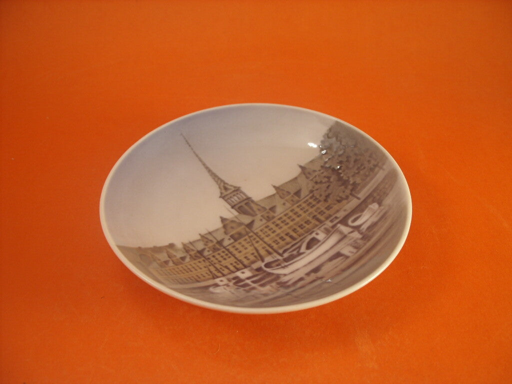 Royal Copenhagen porcellana artistica Børsen, decoro sottosmalto, collezione danese