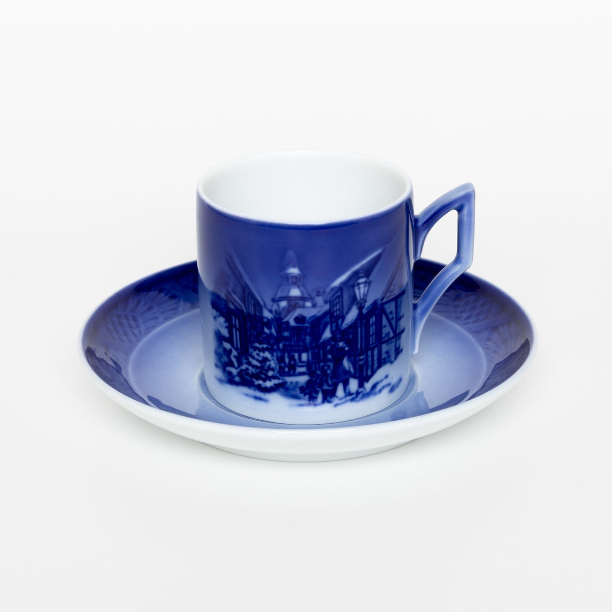 Royal Copenhagen tazza di Natale 1996 Accendendo le Luci in Strada porcellana dipinta a mano blu cobalto
