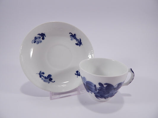 Decoro floreale blu cobalto dipinto a mano sotto smalto, collezione Blue Flower, 7,5cm