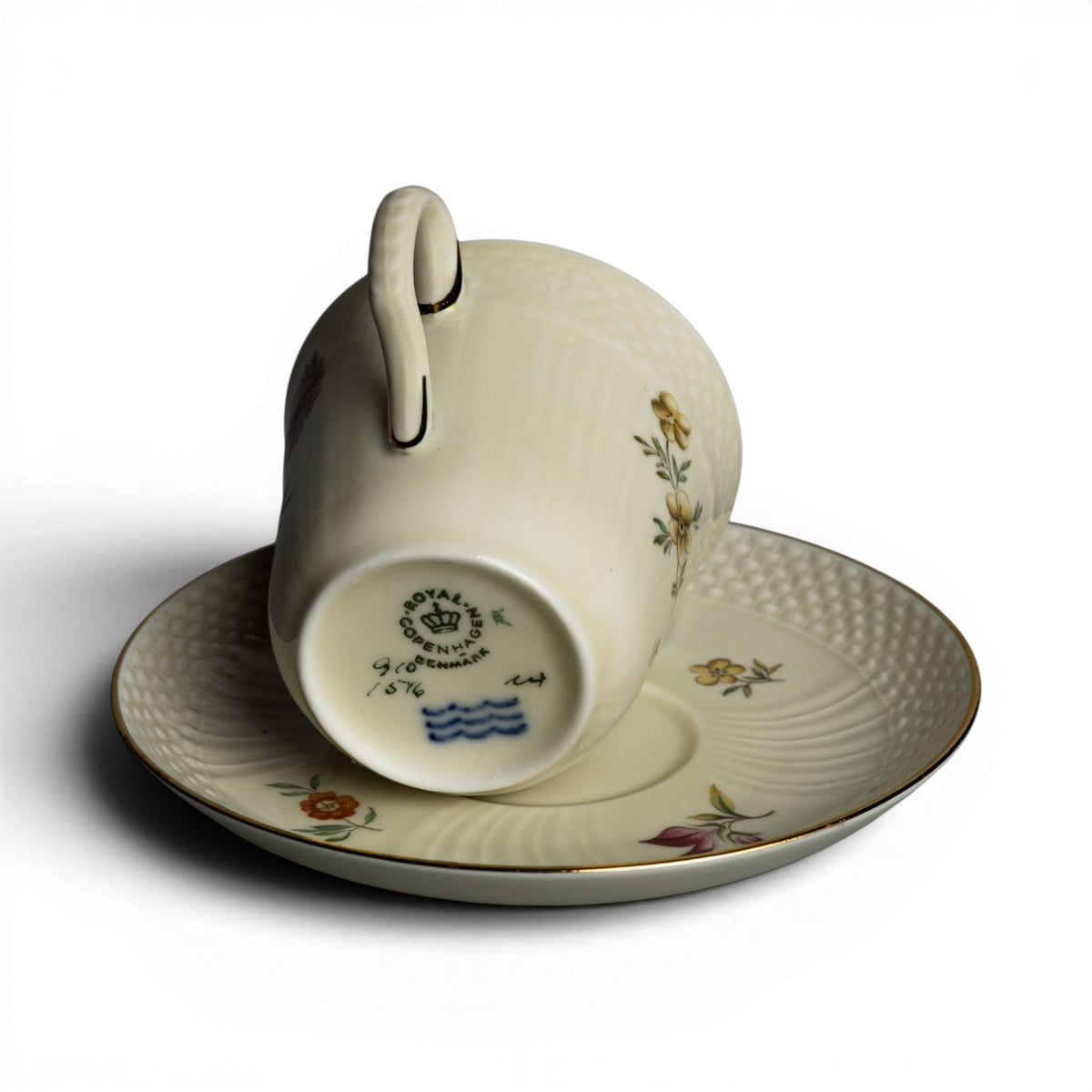 royal copenhagen tazzina caffè frijsenborg dettaglio decoro floreale policromo porcellana