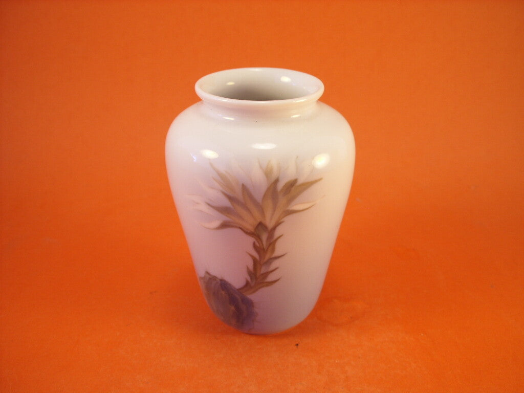 Royal Copenhagen Vasetto Antico in "Cactus" cod 2672-1740 porcellana dipinta a mano, cm 11