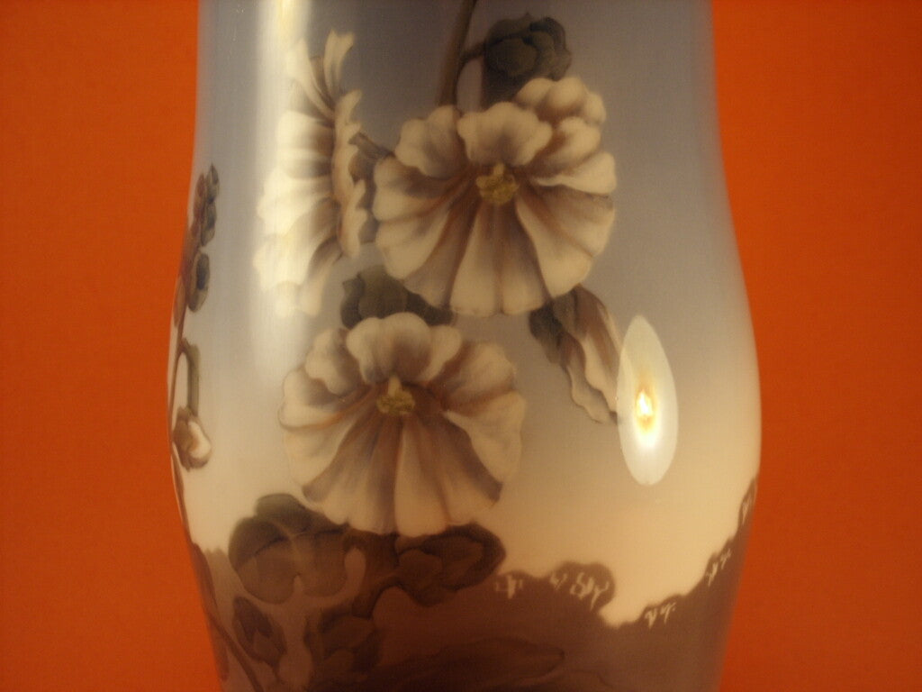 Vaso Antico in cod 2549/1148 porcellana pezzo da collezione, cm 30