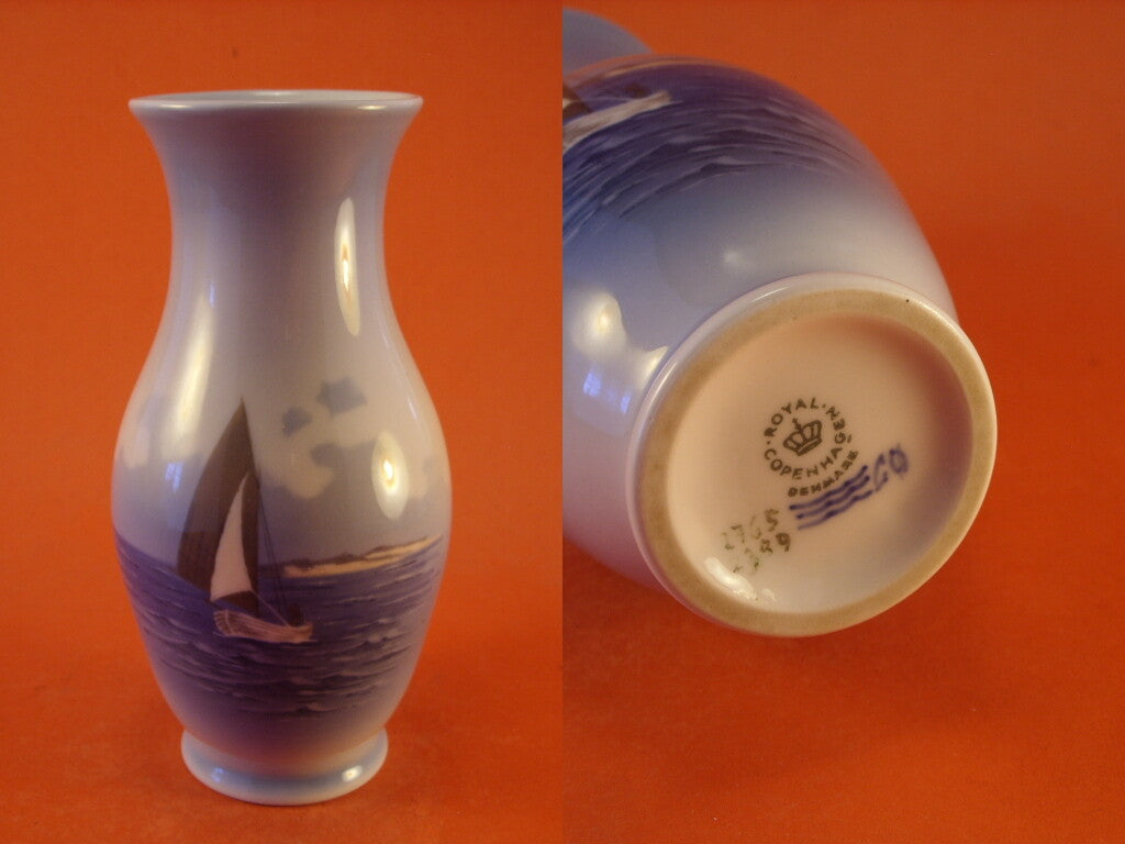 Royal Copenhagen Vaso in "Barca a Vela" cod 2765/2289 decorazione porcellana da collezione, cm 18