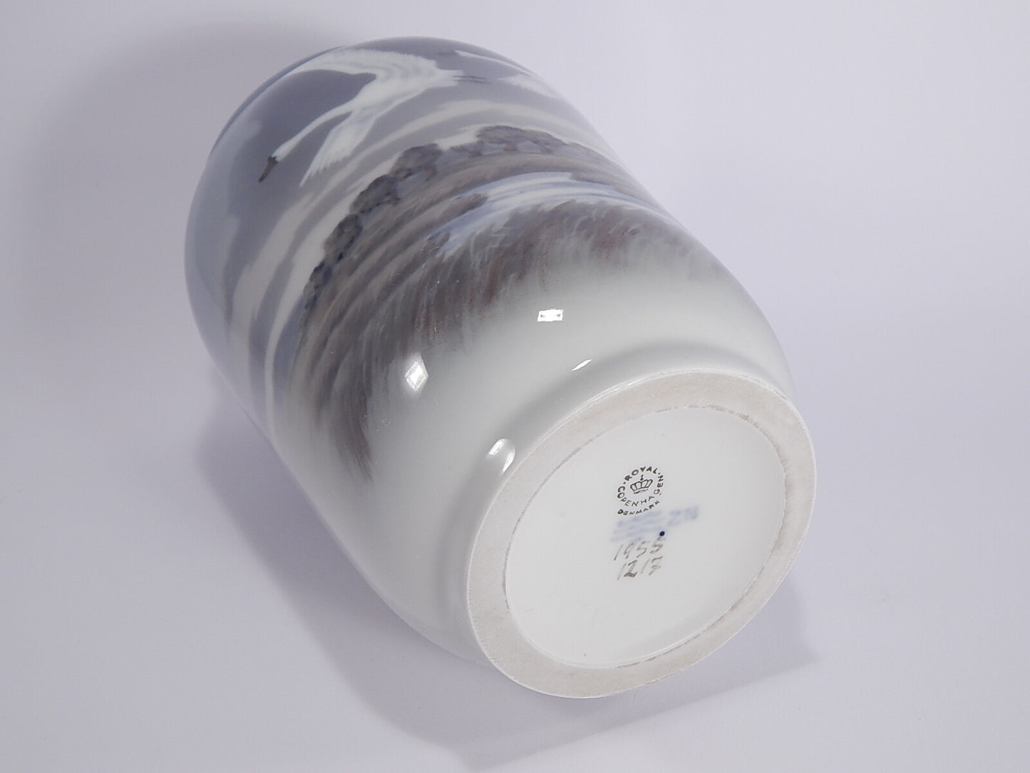 Royal Copenhagen Vaso in "Cigni in Volo" cod 1955/1217 porcellana pregiata, cm 26 #1