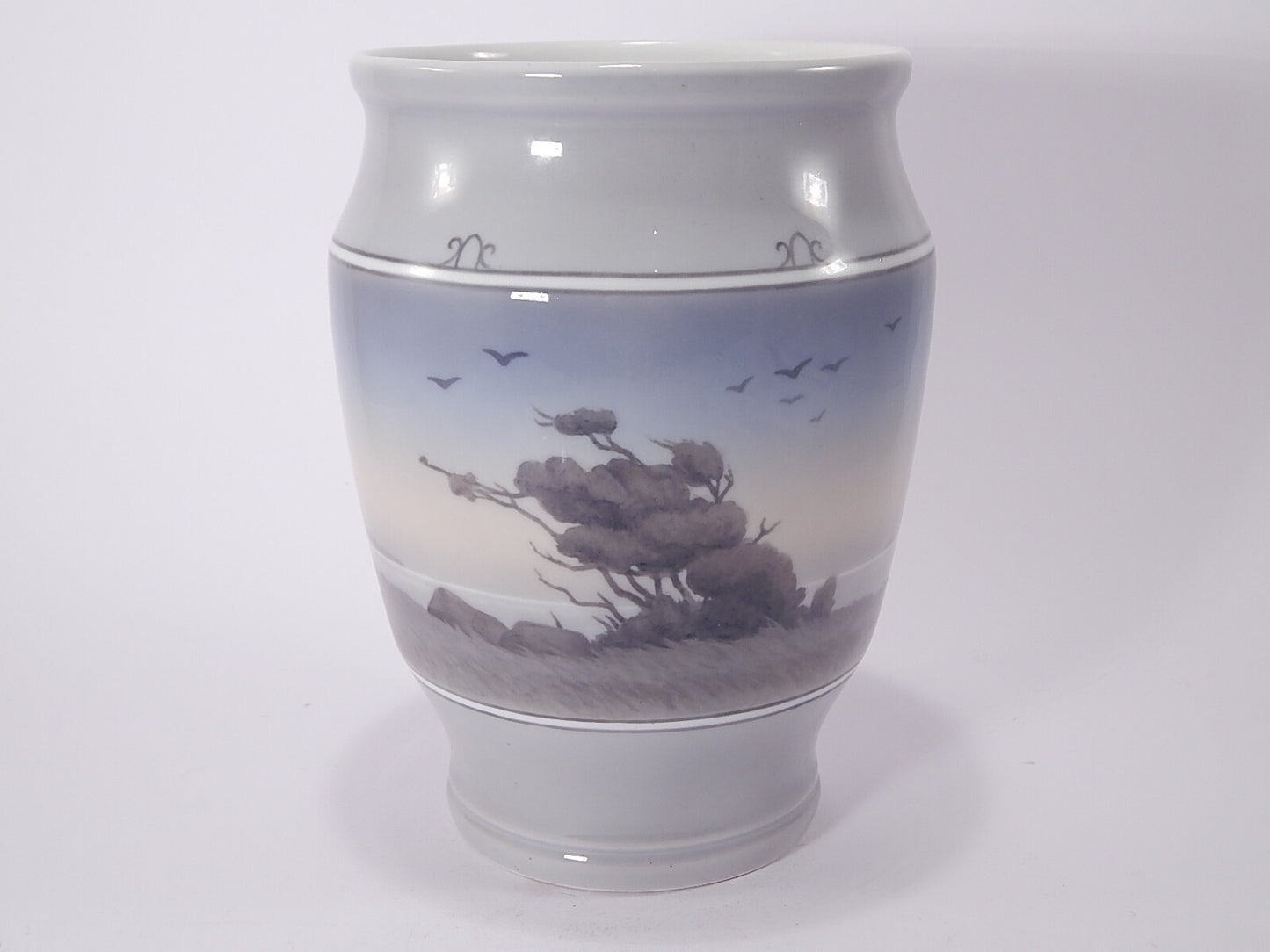 Vaso in "Dolmen e la Luna" cod 2192/1906 Royal Copenhagen porcellana autentica, cm 24