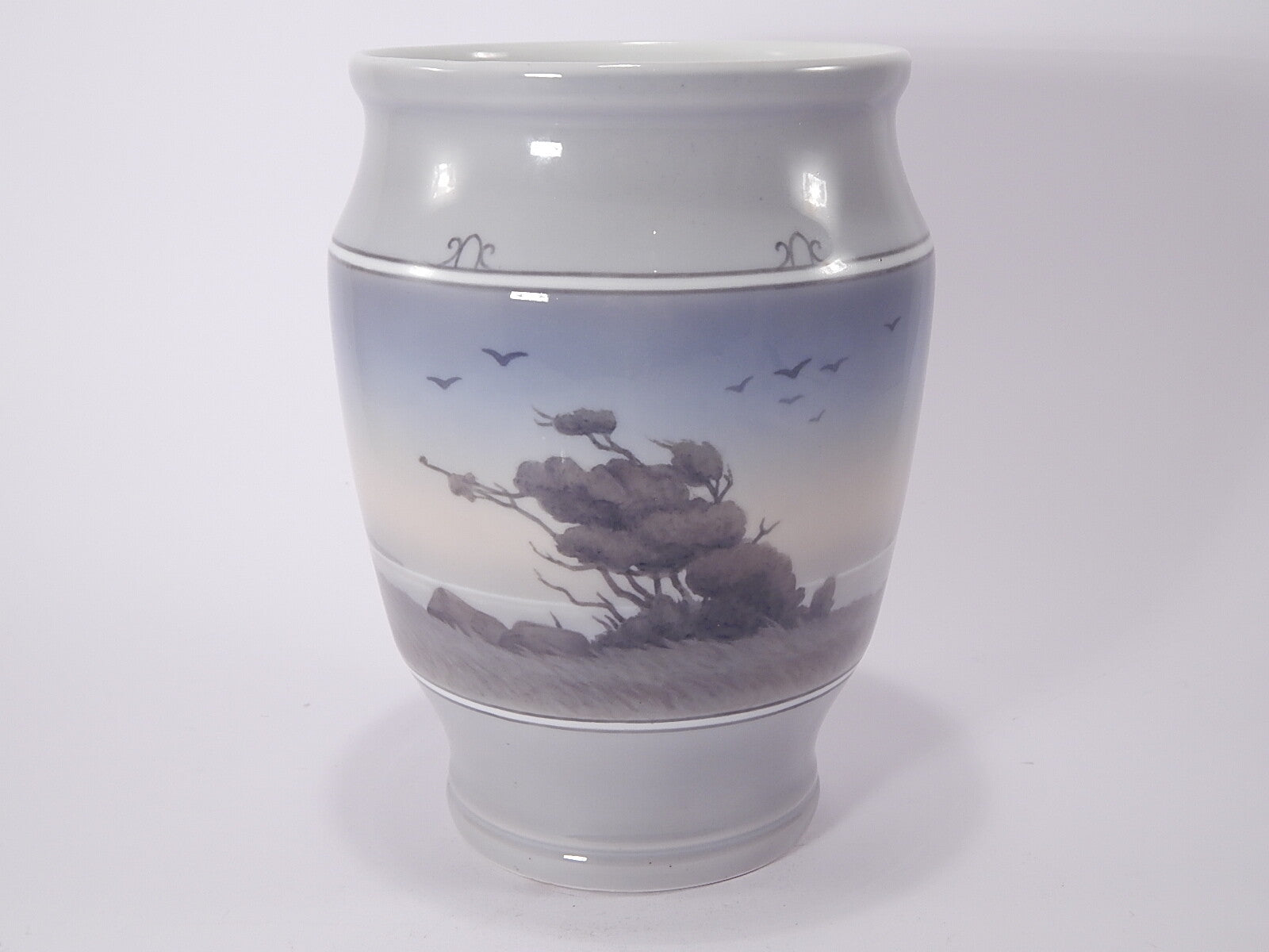 Vaso in "Dolmen e la Luna" cod 2192/1906 Royal Copenhagen porcellana autentica, cm 24